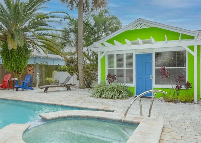 Apartment Seaside Retreat #4