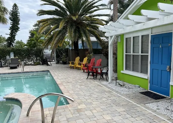 Apartment Seaside Retreat #4 *