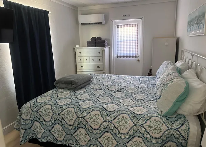 Apartment Seaside Retreat #4 *